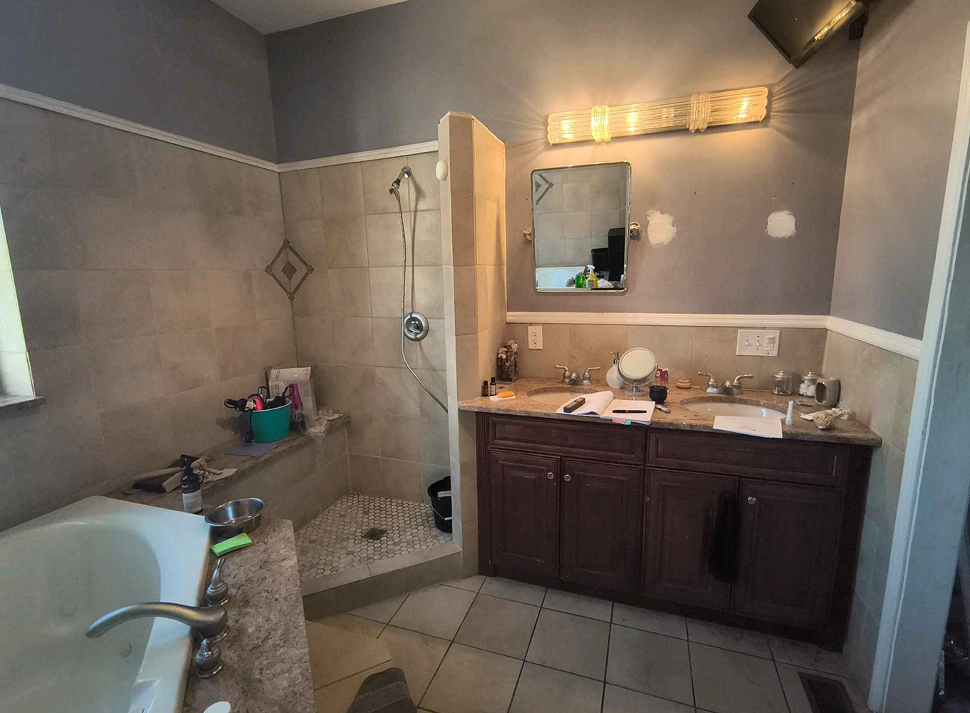 expressions-remodeling-st-louis-mo-bathroom-remodeling-before-2-10-26